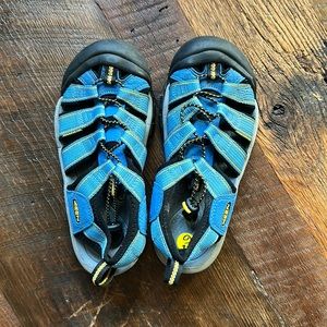 Keens, Women. Size 6.